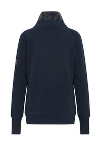 Marineblaue Sweatshirt mit hohem Kragen, gerippten Bündchen und strukturiertem Finish. Verfügt über ein Logo entlang des Kragens und ein quadratisches Patch auf der Rückseite.