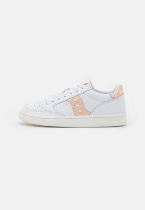 JAZZ COURT - Sneakers basse - white/apricot