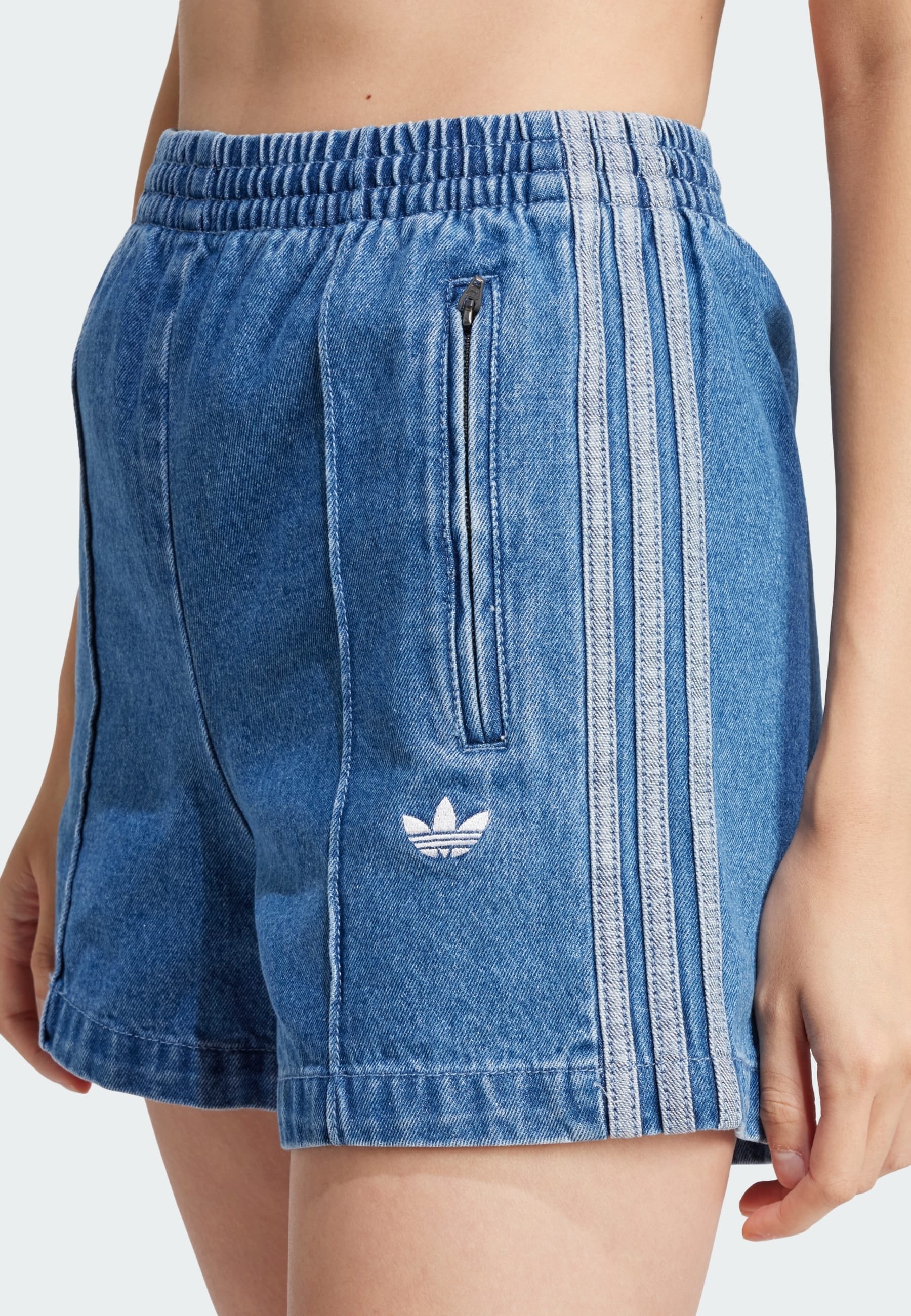 adidas Originals ADICOLOR DENIM FIREBIRD - Denim shorts adidas Originals ADICOLOR DENIM FIREBIRD - Denim shorts