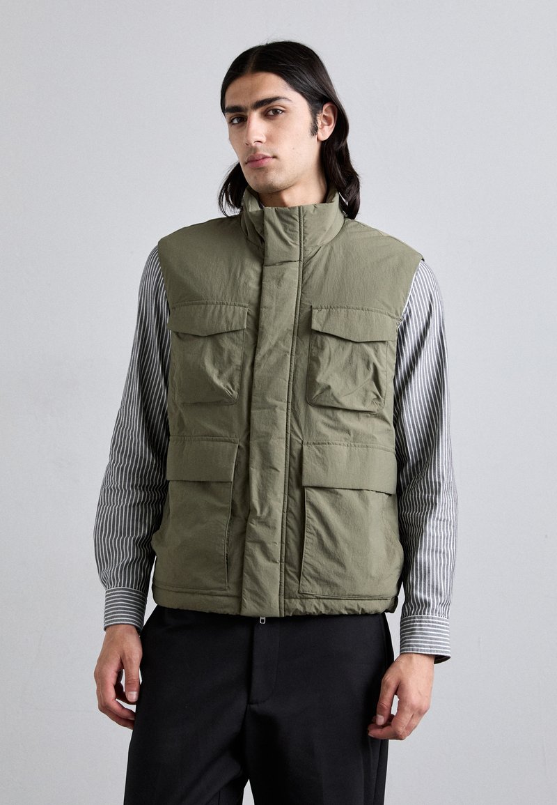 NN.07 - PERRY VEST - Smanicato - khaki, Ingrandire