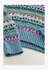 Unausgewählt, blue stripe