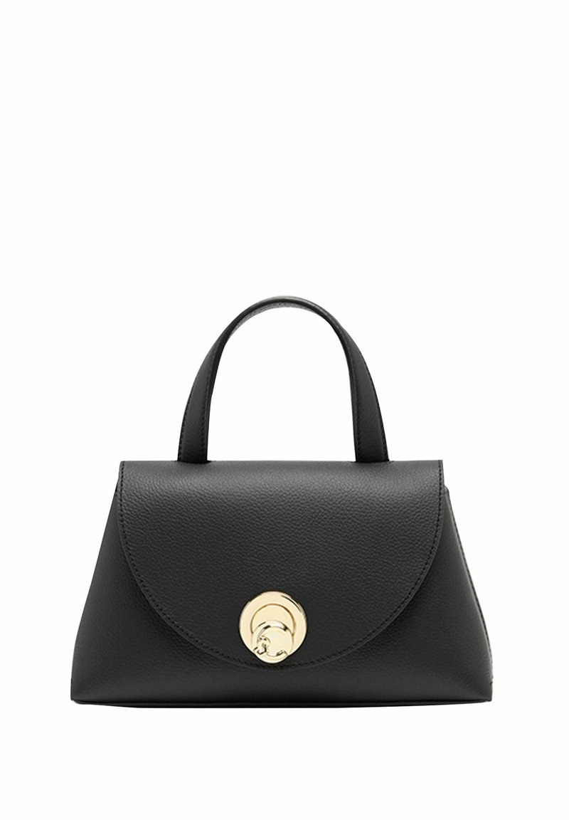 Bolso de mano de cuero negro con una forma estructurada, parte superior redondeada y un cierre circular dorado. Cuenta con asas cortas y resistentes y una textura suave.