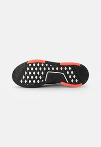 adidas Originals NMD V3 - Sportbačiai - core black/core black/signal green