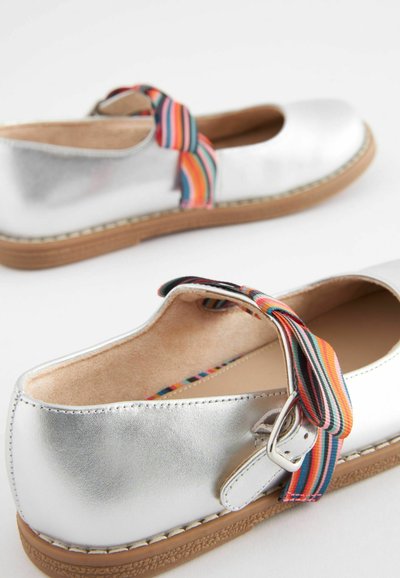 Paul Smith Junior Pahkluurihmadega baleriinad - silver