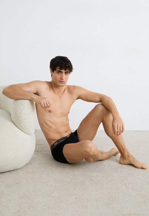 5PACK ESSENTIAL - Trunks