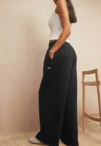 Self. Dresside alumine osa - new metallic black