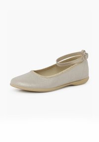 Balletflade i lys beige med en glitrende finish, med to slanke ankelremme og en rund tå, på en fleksibel gummisål.