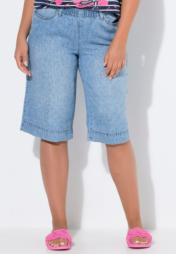 MIX-BERMUDA WEITES BEIN ELASTIKBUND - Jeans Shorts - bleached denim