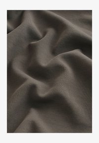 Nem kiválasztott, brown