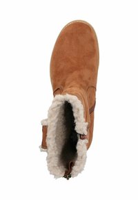 Bruine suède laars met een zachte, witte fleece voering, ritsluiting en gestikte accenten. Rond punt en hoogte tot de middenkuit.