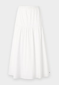 Falda midi de algodón blanco con cinturilla elástica, que presenta un diseño en capas y una textura suave. Sin patrones visibles ni detalles de herrajes.