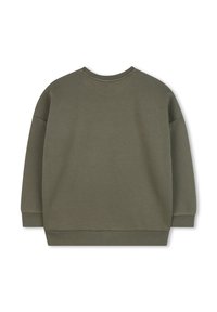 Oliwkowy sweter z okrągłym dekoltem, długimi rękawami, ściągaczami przy nadgarstkach oraz miękkim, teksturowanym materiałem. Posiada prosty dół.