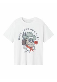 Weißes Baumwoll-T-Shirt mit einem grafischen Design eines Schädels, der einen Cowboyhut, Sonnenbrillen und ein rotes Halstuch trägt, mit dem Text "Mach dein eigenes Glück".