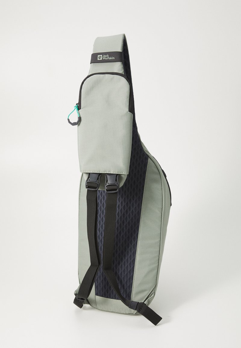 Zaino A Tracolla Unisex Da Viaggio E Escursionismo 21x7x39 Cm - Borsa A Spalla In Poliestere Impermeabile Con 17 Tasche, Porta USB E Strisce Riflettenti - Verde Oliva - 2