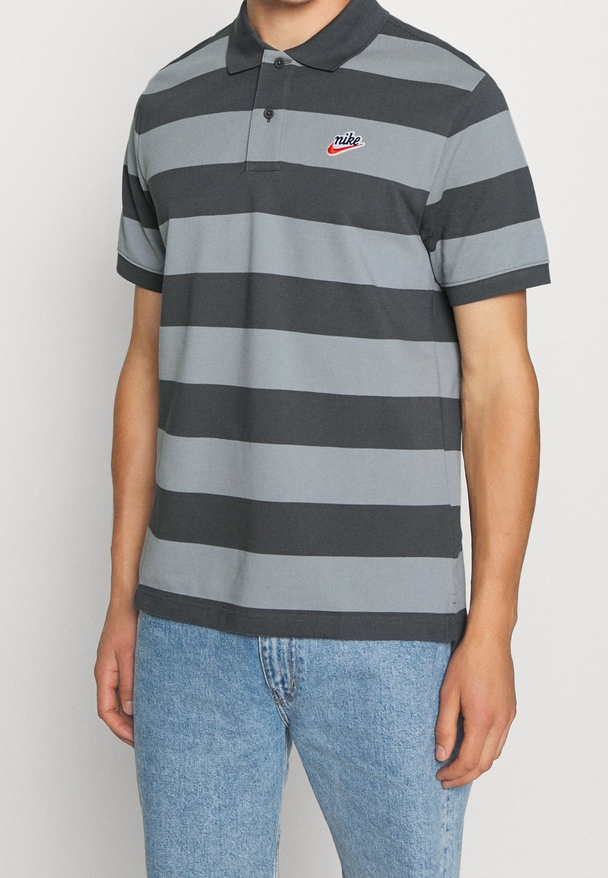 Nike Sportswear Polo shirt - grey - (Pre-owned) - Zalando.ie