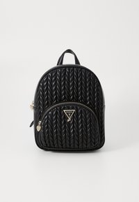 Sac à dos en simili cuir noir avec un motif tissé, quincaillerie dorée, une poche zippée à l'avant et une poignée sur le dessus pour le porter.