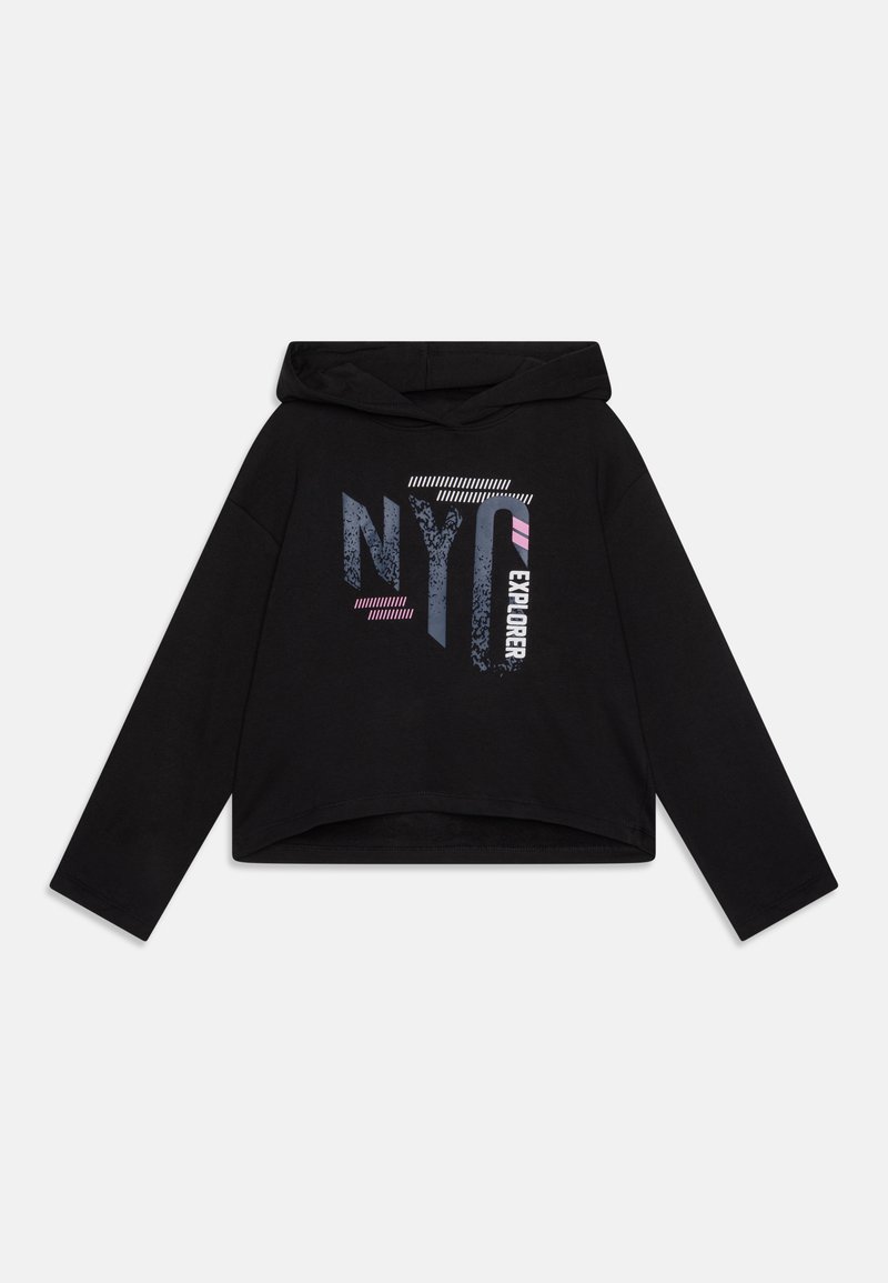 Fekete crop hoodie, amely grafikai tervekkel rendelkezik, rajta "NYC" és "EXPLORER" feliratokkal különböző textúrákban és színekben, beleértve a kék és rózsaszín akcentusokat.