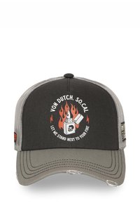 Casquette de style camionneur noire et grise, en tissu et en maille, arborant un logo circulaire avec des flammes et un briquet, ainsi que du texte blanc et rouge.