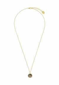 Collana in metallo color oro con una catena sottile, caratterizzata da un pendente rotondo con un design di rosa dei venti multicolore al centro. Lunghezza regolabile.
