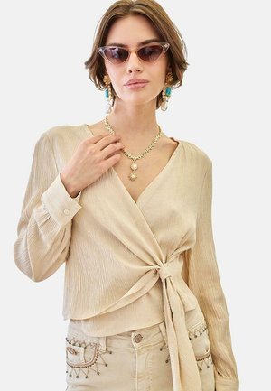 Nekane, BLUSA SMOKED CRUZADA LAZADA - Blusa - beige