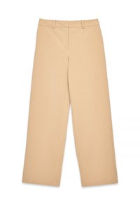 Pantalons large en beige en tissu lisse, dotés d'une taille mi-haute, de passants de ceinture et de plis avant pour un look soigné.