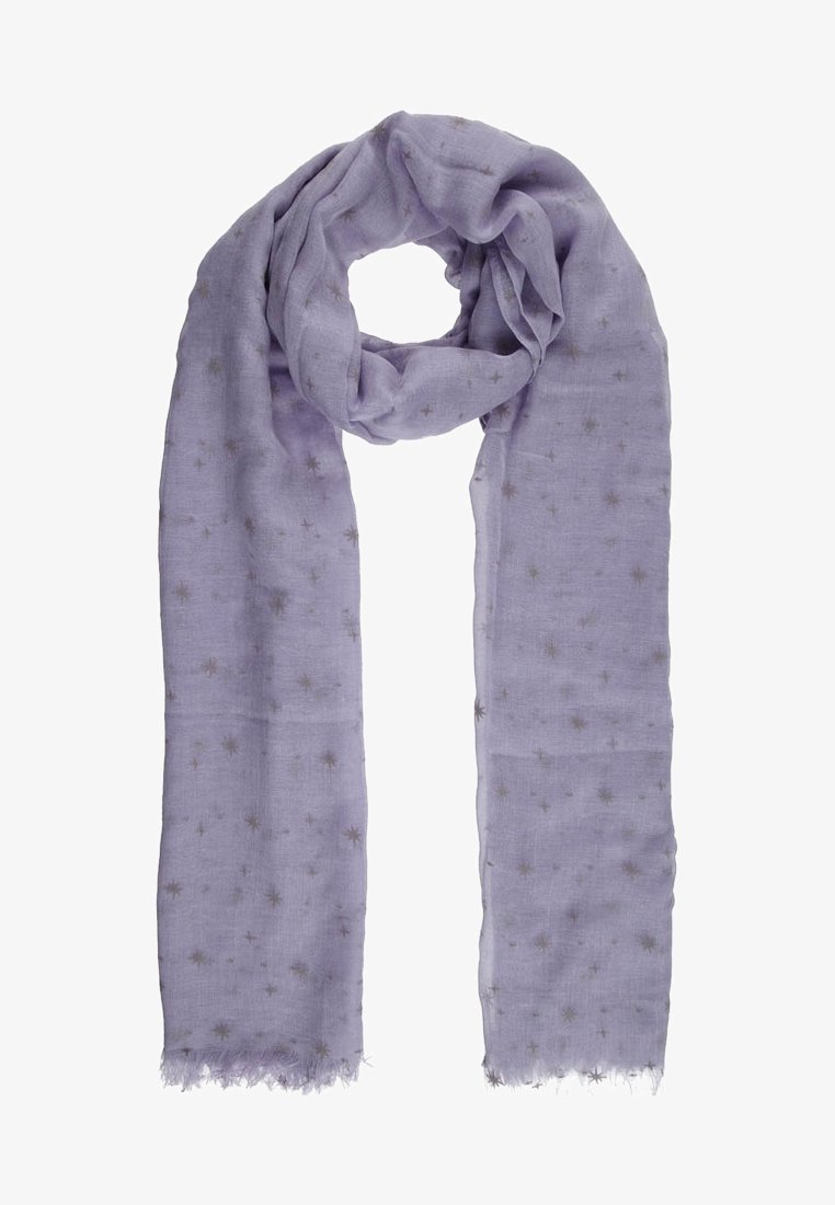 Écharpe violet clair avec de petites étoiles métalliques imprimées, bouclée lâchement avec des bords frangés sur un fond blanc.