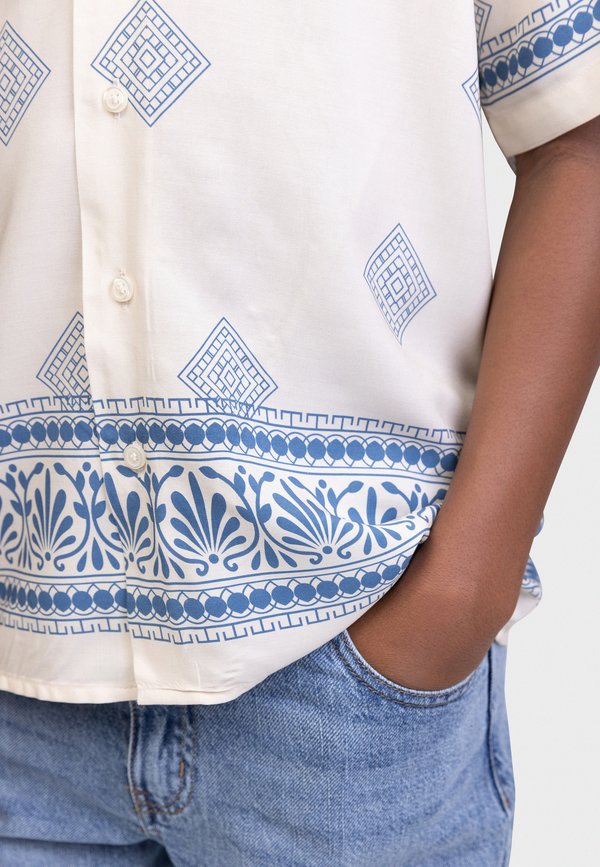 TEOWEN BOXY FIT - Shirt2