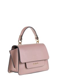 Borsa in pelle rosa con un design strutturato, manico superiore, hardware dorato e rifiniture nere a contrasto. Presenta una chiusura a tappo e una tasca frontale.