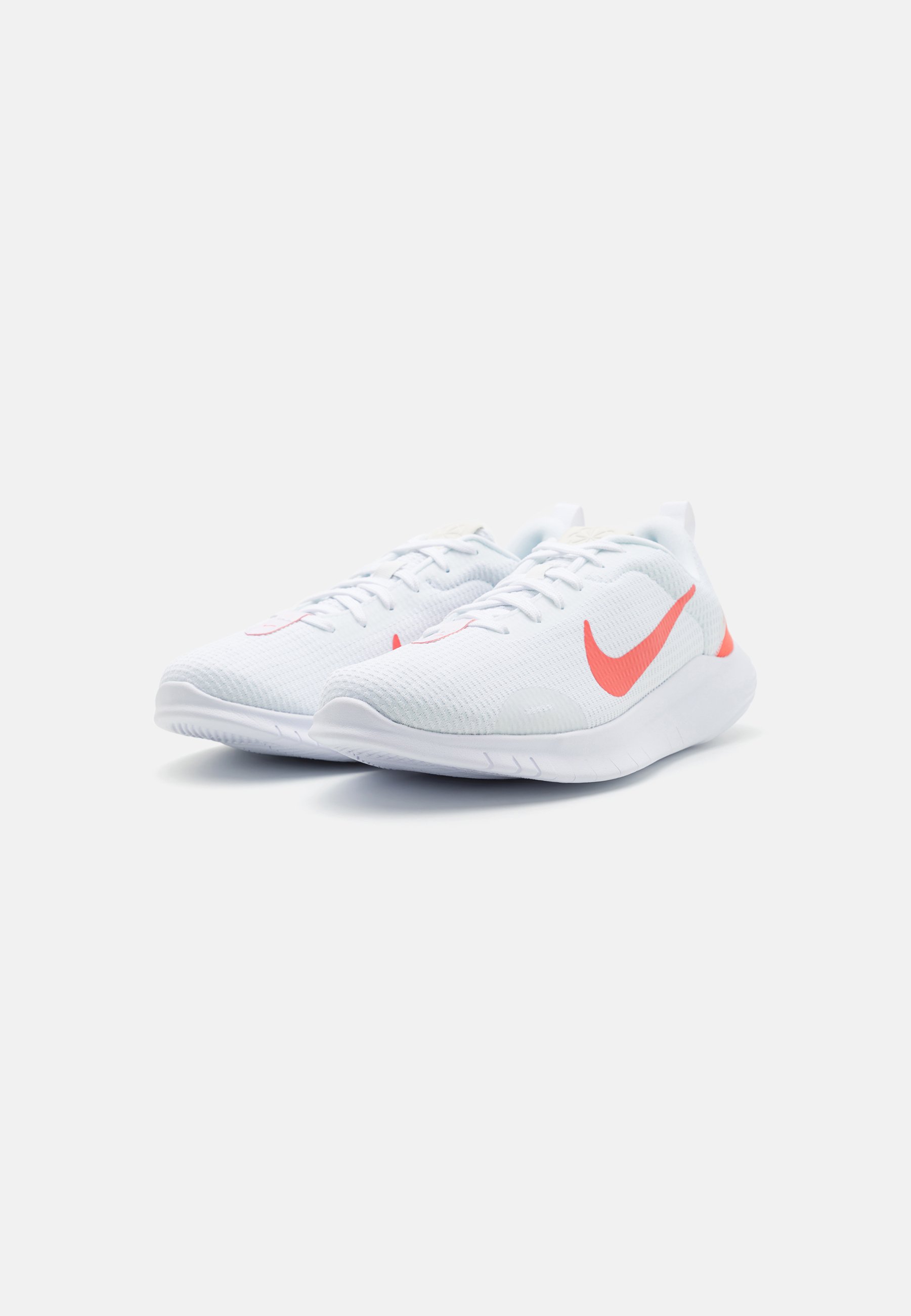 nike training flex trainers in white