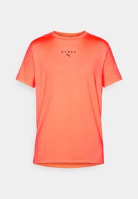 HYROX THERMOADAPT - Sports T-shirt - glowing red