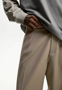 Thumbnail Image 3