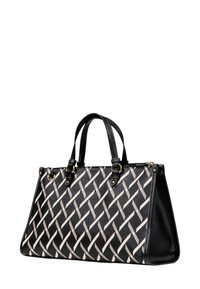 Sac à main noir avec des tissages argentés à motifs. Présente deux poignées pour l'épaule, des accessoires dorés et une forme structurée avec une surface texturée.
