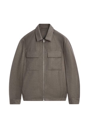Giacca grigia in misto lana con chiusura a zip, colletto a punta e due tasche applicate frontali, caratterizzata da una texture liscia e una vestibilità dritta.