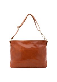 Borsa a spalla in pelle marrone con finitura lucida, una singola tracolla regolabile e chiusura con zip nella parte superiore.