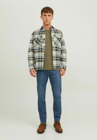 Jack & Jones PREMIUM JPRROY - Krekls - cloud dancer