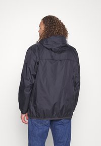 K-Way PLUS LE VRAI CLAUDE UNISEX - Cappotto corto - black pure