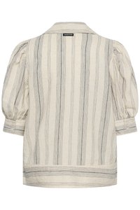 Blouse crème à rayures noires verticales, manches trois-quarts bouffantes, poignets boutonnés et col avec une étiquette noire à l'arrière.