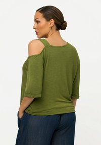 Ulla Popken Camiseta estampada - green