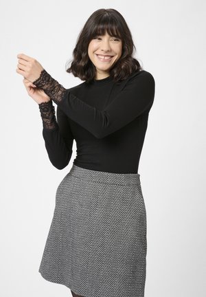 TURTLENECK - Tops ar garām piedurknēm - black deep