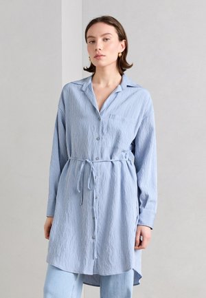 SHIRT DRESS ROUND HEM BELT COLLAR SLEEVE STRUCTURED STRIPE - Φόρεμα πουκάμισο - multi/fall sky
