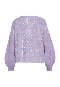 Lila gestrickter Pullover mit lockerer Passform, Ballonärmeln und offenen Mustern, einschließlich Rautenformen und strukturierten Details.