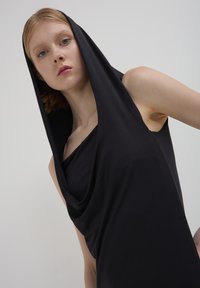 Calliope LUNGO CON CAPPUCCIO - Freizeitkleid - ultrablack