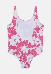 Maillot de bain une pièce blanc avec des motifs floraux et de feuilles roses, featuring de larges bretelles et un dos plat. Fait en matériau lisse et extensible.