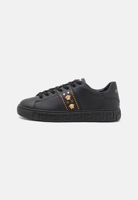 APPLICATION MEDUSE AND STUD - Αθλητικά παπούτσια - black/gold