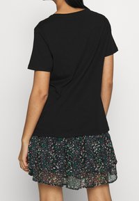 NA-KD Triko s potiskem - black