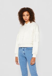 Urban Classics LADIES SHORT OVERSIZED SATIN BOMBER JACKET - Bomberjacks - whitesand