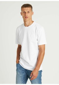 CHASIN' BRACE - Tricou basic - white