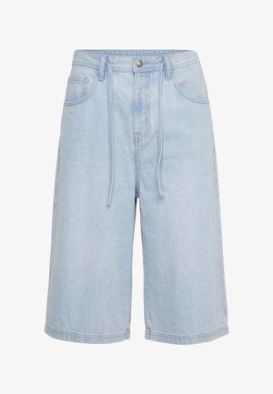 Lichtblauwe denim shorts tot op de knie met voorste knoop, rits, riemlussen, voorzakken en trekkoord in de tailleband.