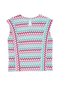 Top sin mangas con un patrón de zigzag en rosa, turquesa y blanco. Está hecho de una tela suave con un cierre de botón en la parte posterior del escote.