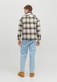 Jack & Jones EEDDIE - Camisa - brown/green